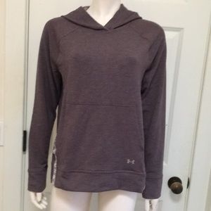 Under Armour Stretchy Sweatshirt, Size M.
